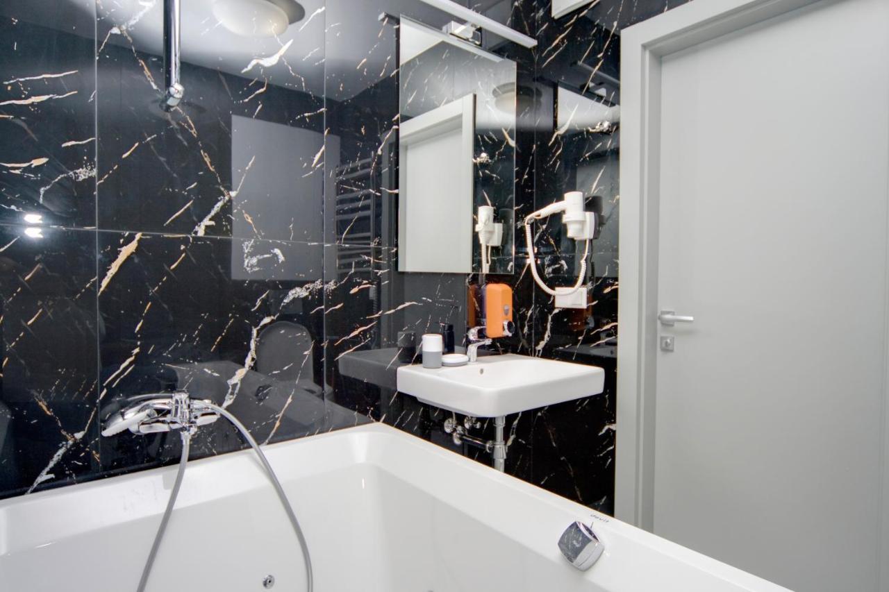 Arena Apartments Kiev Extérieur photo